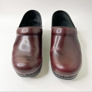 Dansko Burgundy Red Professional Clogs Leather Career Shoes size 6.5